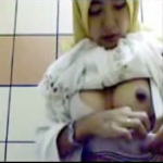 video bokep 3gp cewek jilbab nafsu masturbasi